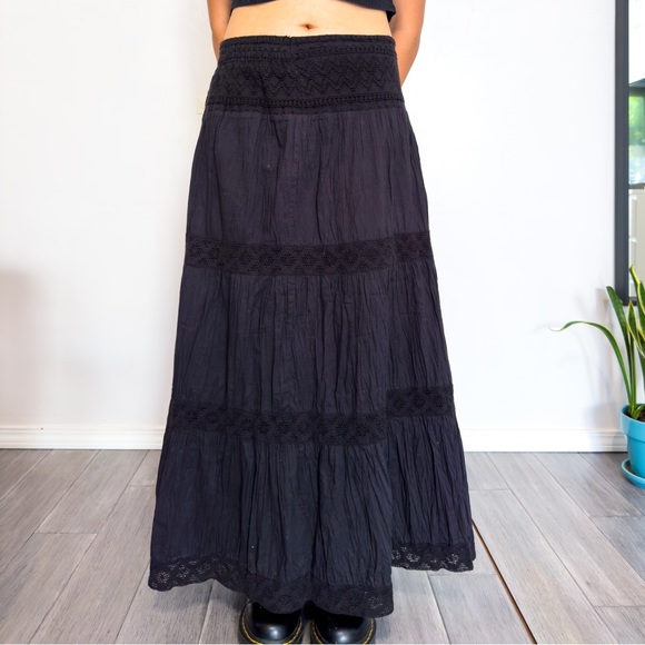 Vintage 90s Tiered Black Maxi Skirt with elastic waist Boho Whimsigoth Fairy - Picture 2 of 13